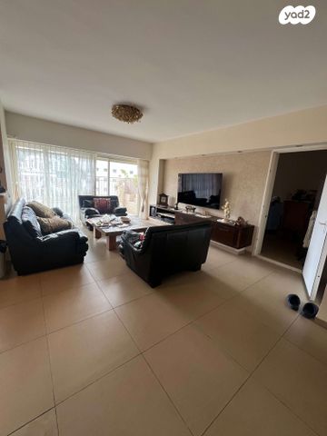 דירת גן, אחוזה, חיפה