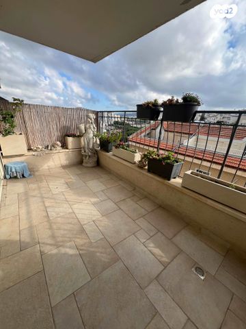 דירת גן, אחוזה, חיפה