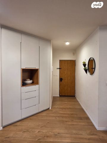 דירה, כפר סבא