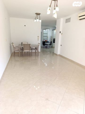 דירה, יצחק שדה, דרום מערב ותיק, בת ים