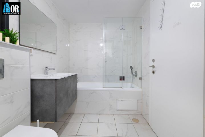 דירה, יעקב דורי, נאות שמיר, רמלה