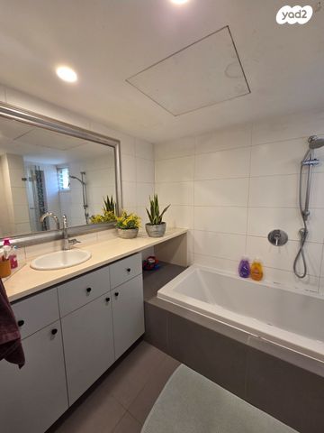 דירה, כפר סבא