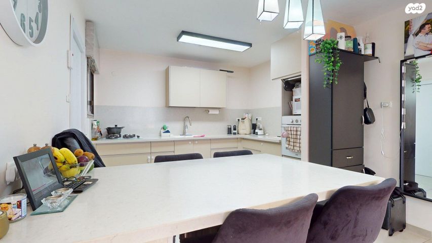 דירת גן, יסמין, נשר