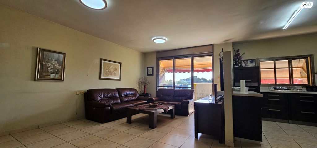 דירה, כנסת ישראל, שעריה, פתח תקווה