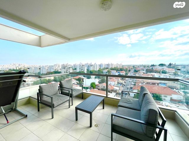 הרב זכריה מדאר 