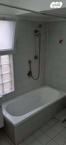 דירה, שדרות ירושלים 74, מרום נווה, רמת יצחק, רמת גן