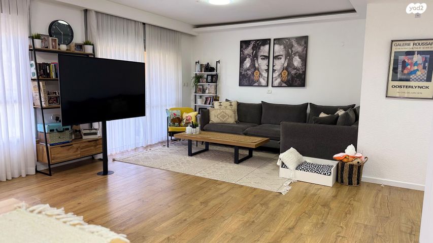 דירה, אלונים, קרית השרון, נתניה