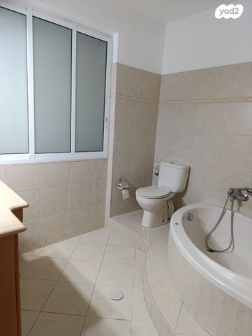 דירה, יצחק שדה, דרום מערב ותיק, בת ים