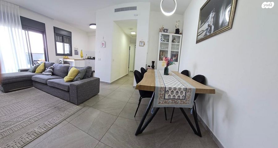 דירה, מאיר עמית, נווה אור, אור עקיבא