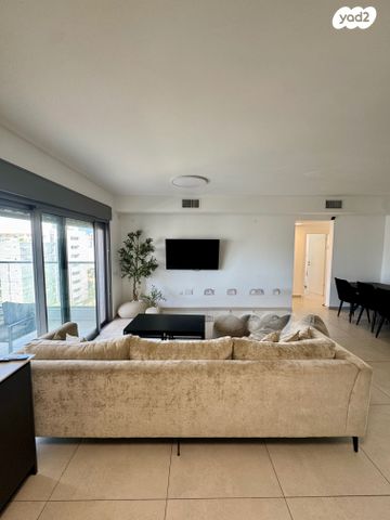 דירה, האנפה, החותרים, טירת כרמל