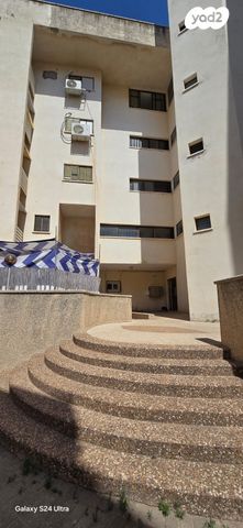 דירה, הגר"א 13, רמת חן ובן ציון, נתניה