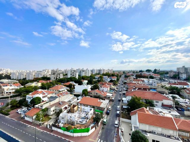 דירה, הרב זכריה מדאר, אושיות, רחובות