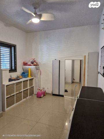 דירה, הגולן 9, קרית השרון, נתניה