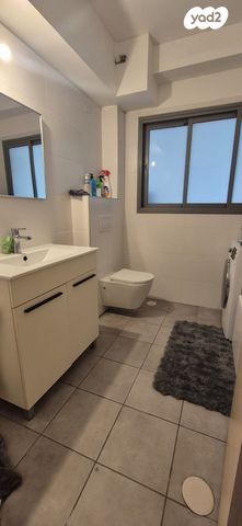 דירה, הפרחים, קרית גת