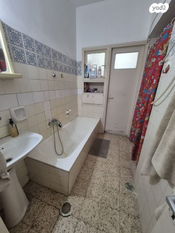 דירה, האחים טרבס, ד' / מערב מרכז העיר, רחובות