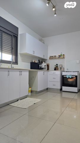 דירה, דבורה הנביאה, רובע יזרעאל סביוני העמק, עפולה