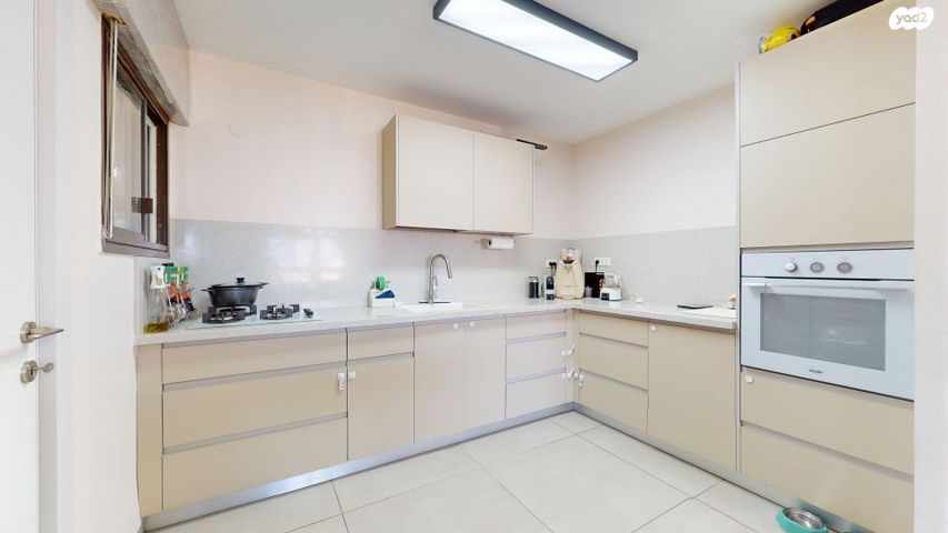 דירת גן, יסמין, נשר