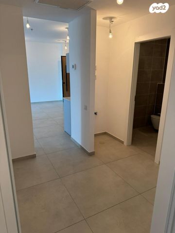 דירה, תוצרת הארץ, תל אביב יפו