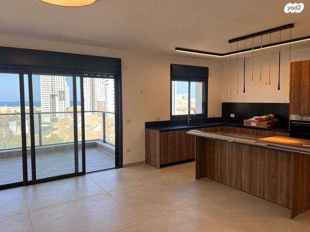 דירה, אייזיק רמבה, נוף הטיילת, נתניה