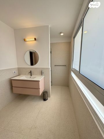 דירה, החלוצים, פלורנטין, תל אביב יפו