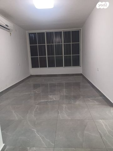 דירה, נתן אלבז, רובע ו', אשדוד