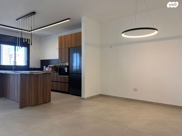 דירה, אייזיק רמבה, נוף הטיילת, נתניה