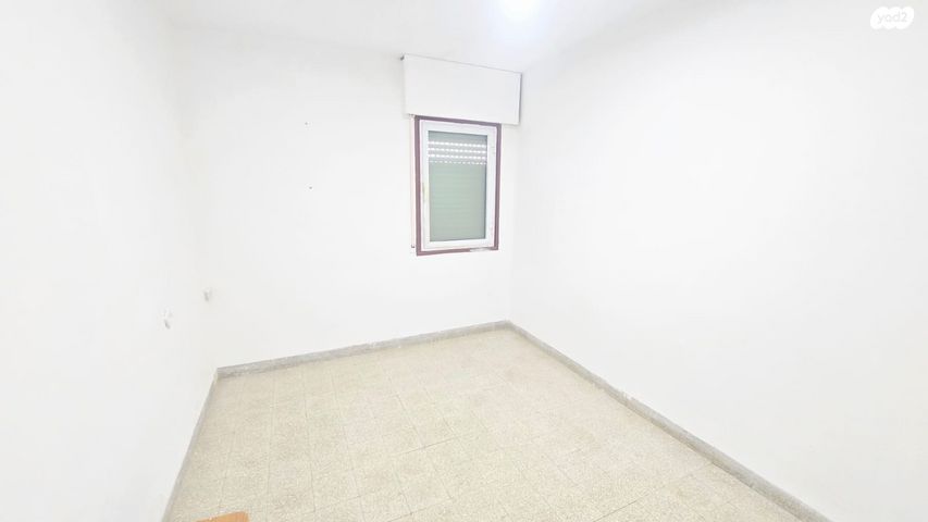 דירה, המיסדים, כרמיאל