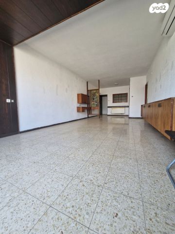 דירה, זאב ברנדה, המרכז השקט / מרכז העיר, פתח תקווה