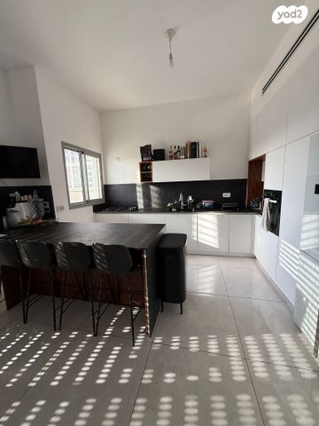 גג/ פנטהאוז, דפנה, סיגליות, באר שבע