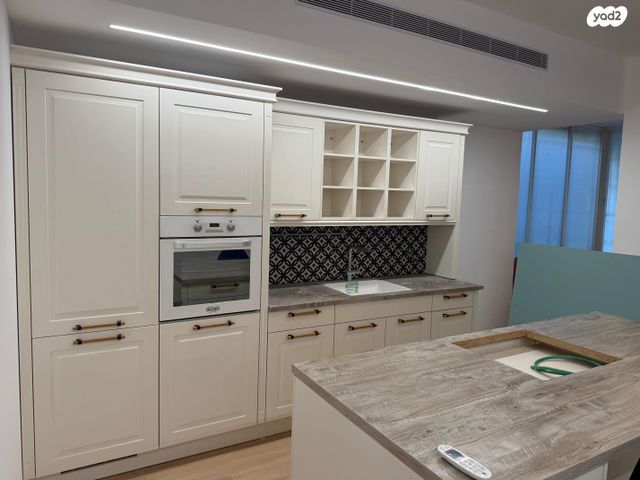 שדרות העם הצרפתי 12