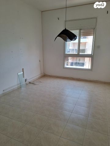 דירה, דרך עכו חיפה 142, מרכז העיר, סביניה, הוותיקה, קרית ביאליק