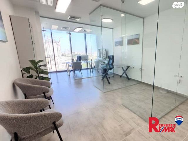 משרדים, הרב ניסנבאום 37, אזור תעשיה, בת ים
