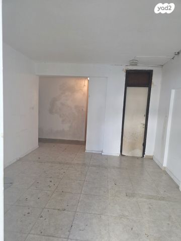 חנויות/ שטח מסחרי, הרברט סמואל 88, מרכז העיר, חדרה