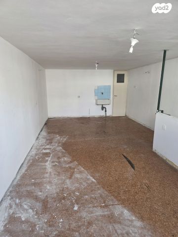 חנויות/ שטח מסחרי, הרברט סמואל 88, מרכז העיר, חדרה