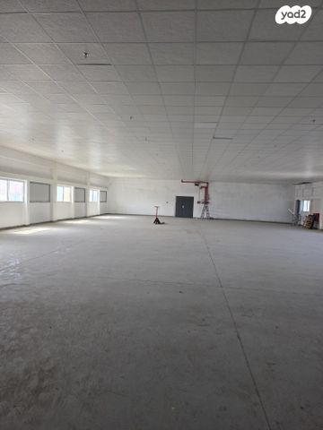 חנויות/ שטח מסחרי, קומבה, אזור תעשיה, חדרה