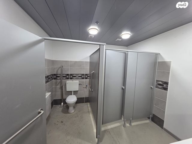 חנויות/ שטח מסחרי, קומבה, אזור תעשיה, חדרה