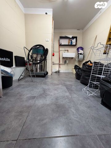 חנויות/ שטח מסחרי, הנביאים 7, הדר מרכז, חיפה