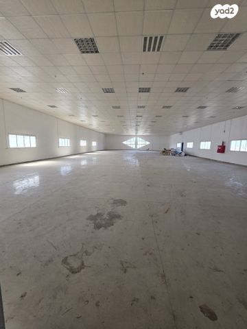 חנויות/ שטח מסחרי, קומבה, אזור תעשיה, חדרה