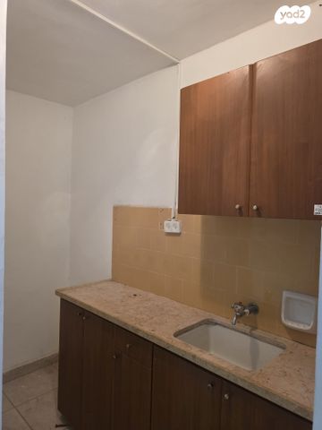 חנויות/ שטח מסחרי, הרברט סמואל 88, מרכז העיר, חדרה