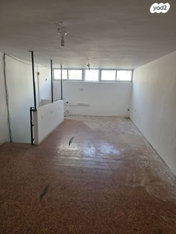 חנויות/ שטח מסחרי, הרברט סמואל 88, מרכז העיר, חדרה