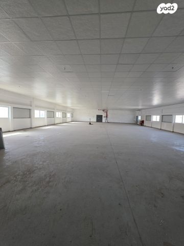 חנויות/ שטח מסחרי, קומבה, אזור תעשיה, חדרה