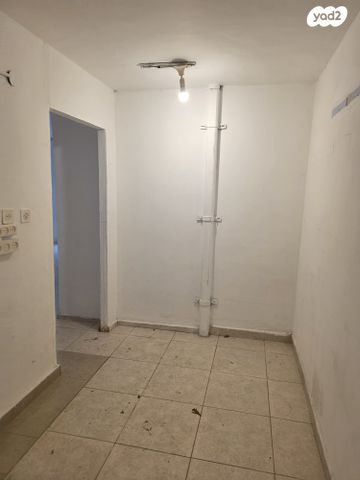 חנויות/ שטח מסחרי, הרברט סמואל 88, מרכז העיר, חדרה