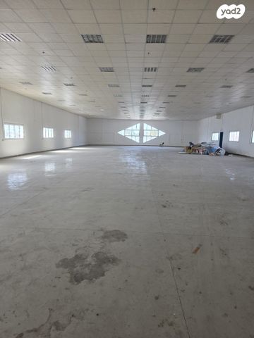 חנויות/ שטח מסחרי, קומבה, אזור תעשיה, חדרה