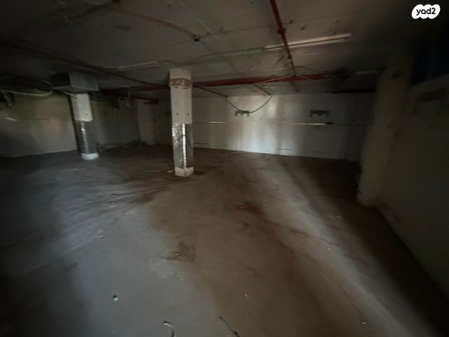 מחסנים, כינרת, אזור תעשיה צפון, בני ברק