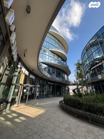 חנויות/ שטח מסחרי, מודיעין מכבים רעות