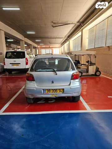 טויוטה יאריס