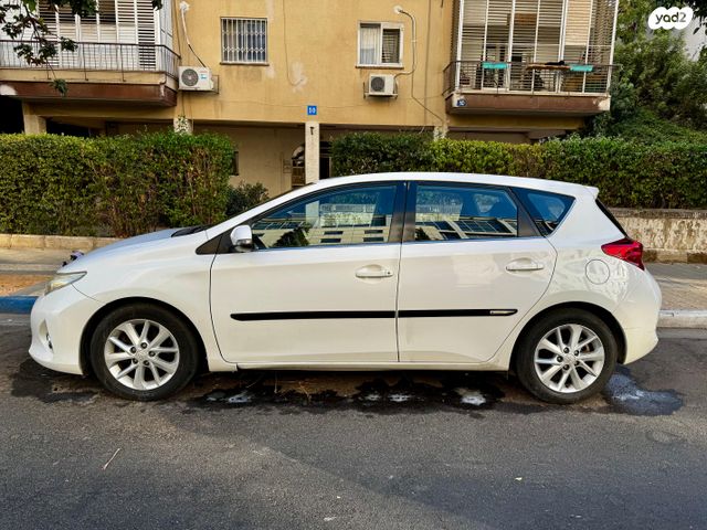 טויוטה אוריס