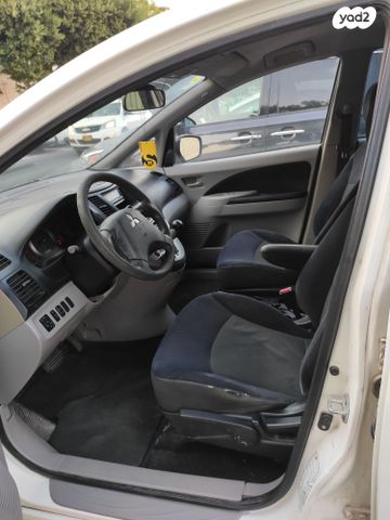 מיצובישי גרנדיס