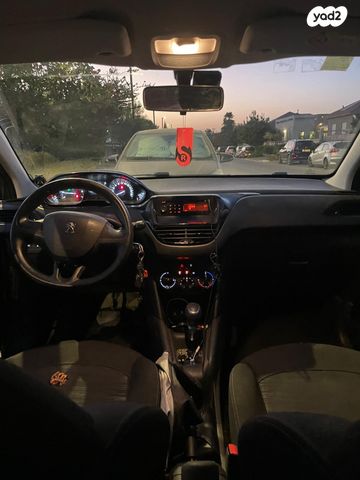 מודעת רכב פיג'ו 208