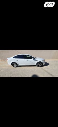 מונדאו Trend אוט׳ בנזין סדאן 4 דל 2.0 (203 כ״ס) [2011-2013]